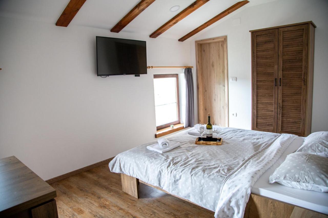 Boutique Rooms & Winery Zorz Випава Екстериор снимка